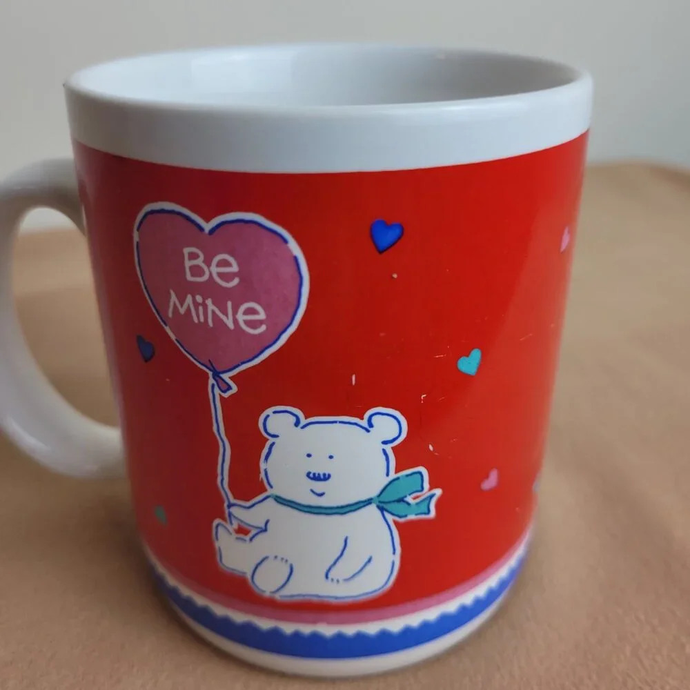 Vintage Hallmark Mug Be Mine Teddy Bear & Heart Balloon red Valentine. 1988 Mugs